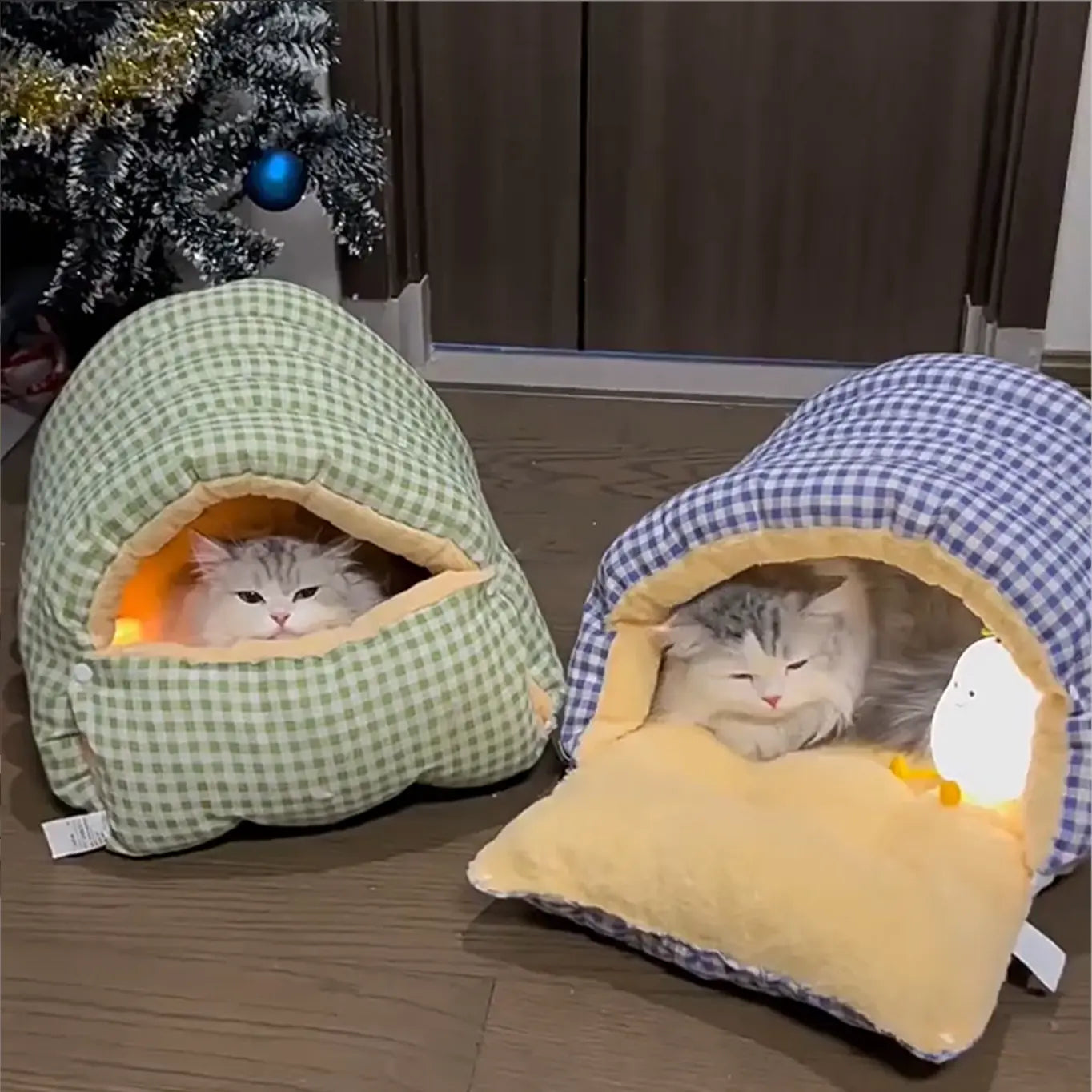 Cozy Cloud 2-in-1 Cat Cave: Ultra-Plush Thermal Winter Bed (Washable)